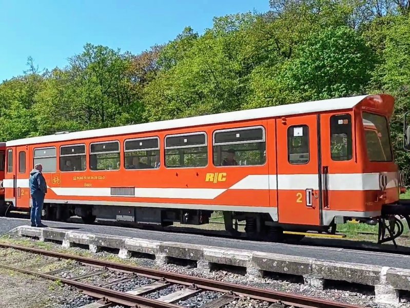 24-29 533-3