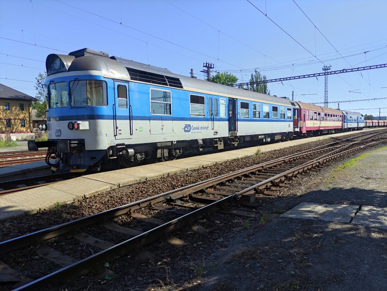 854 027-0