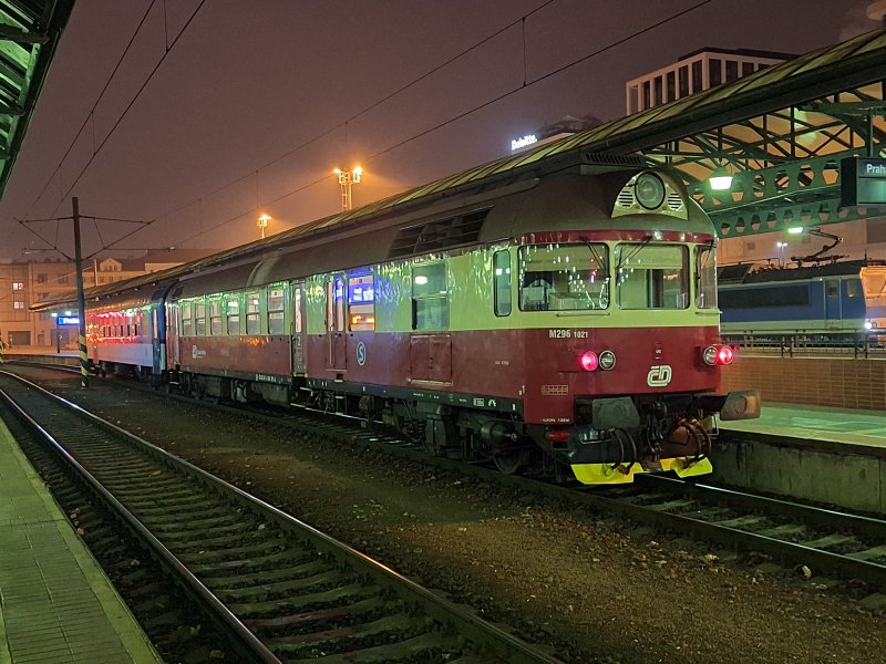854 021-3