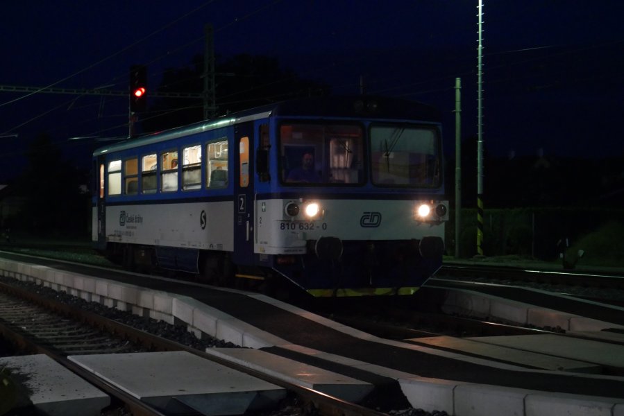 810 632-0