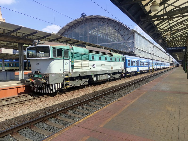 754 031-3