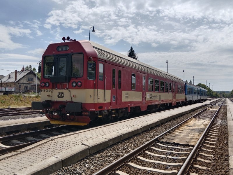 843 002-7