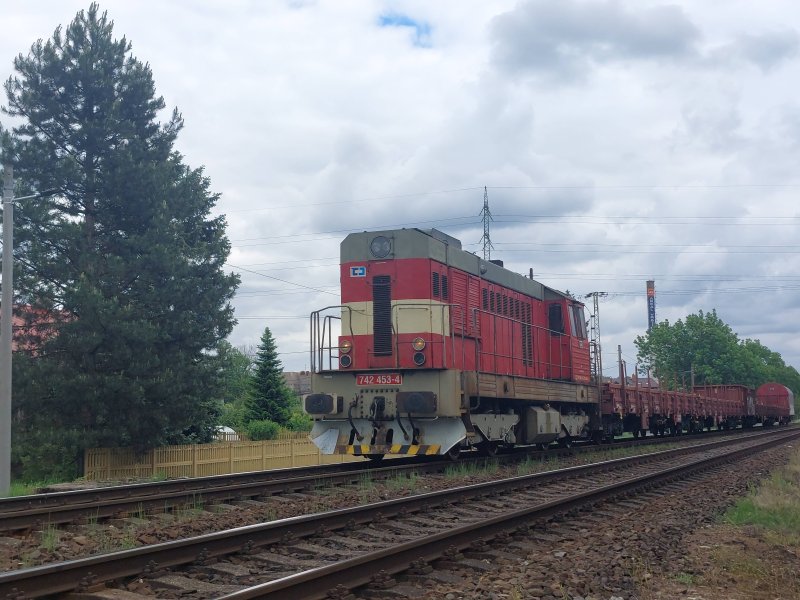 742 453-4