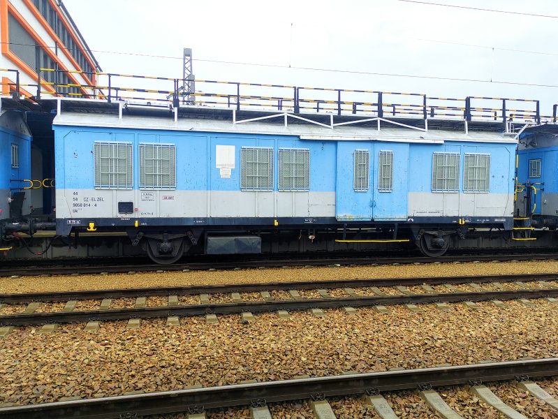 9050 014-4