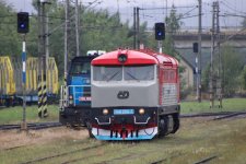 749 250