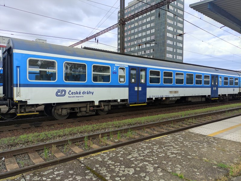 22-44 082-4
