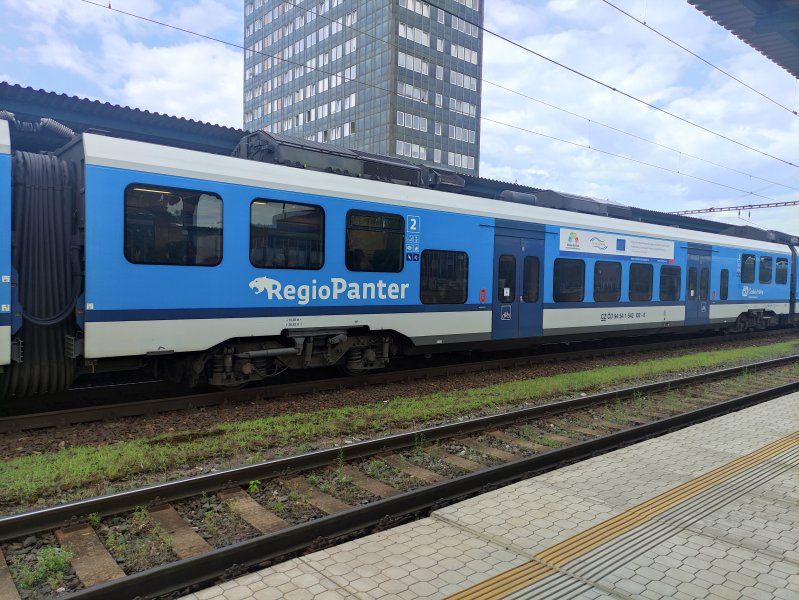 642 102-8
