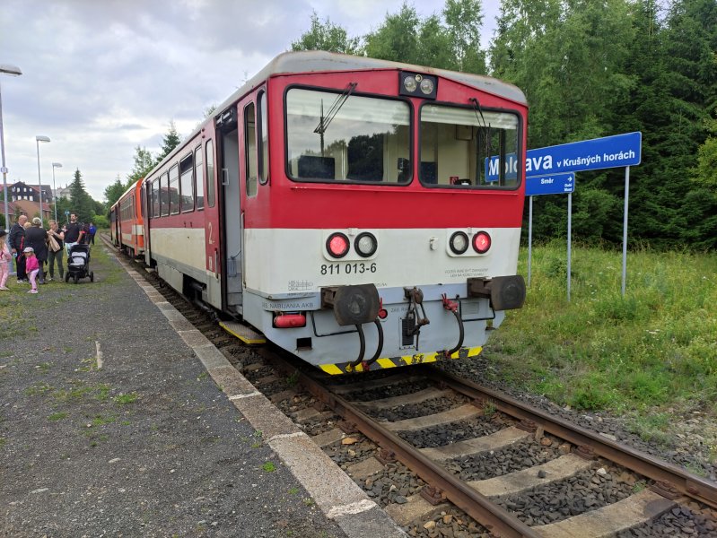 811 013-6