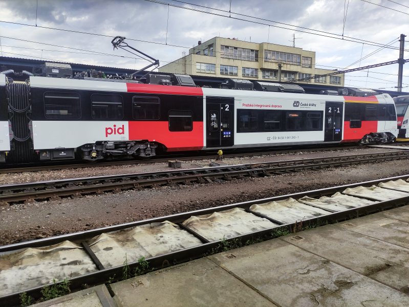 641 243-1