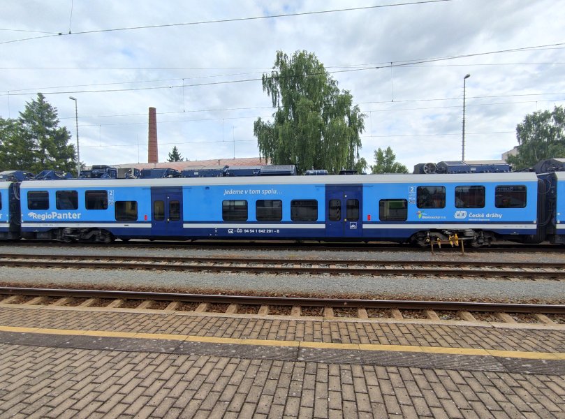 642 201-8