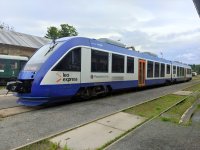 648 737-4
