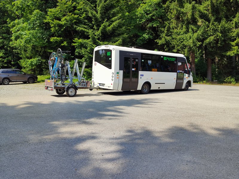 neuvedeno