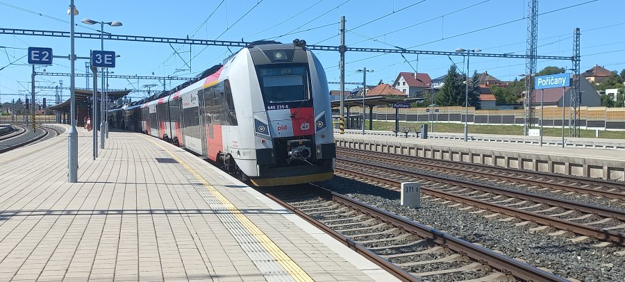 640 235-8