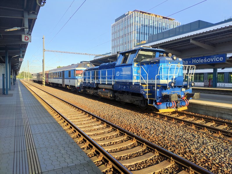 743 207-3
