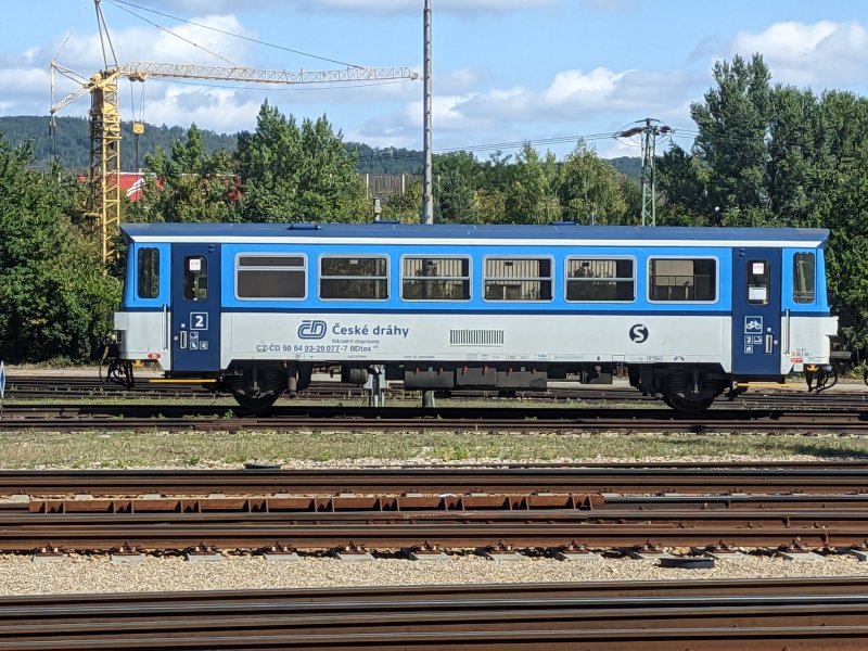 93-29 077-7