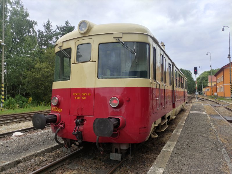820 528-8