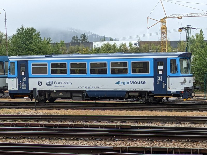 810 228-7