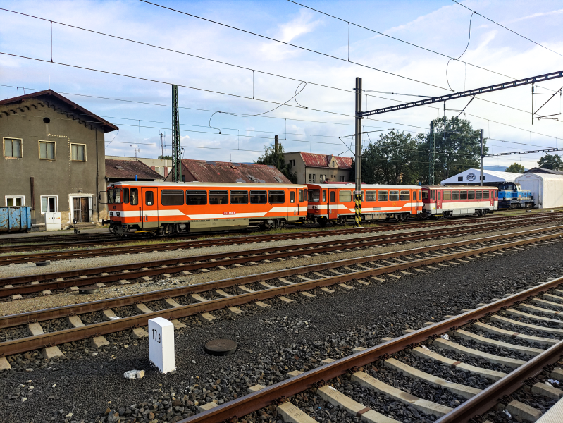 811 008-6