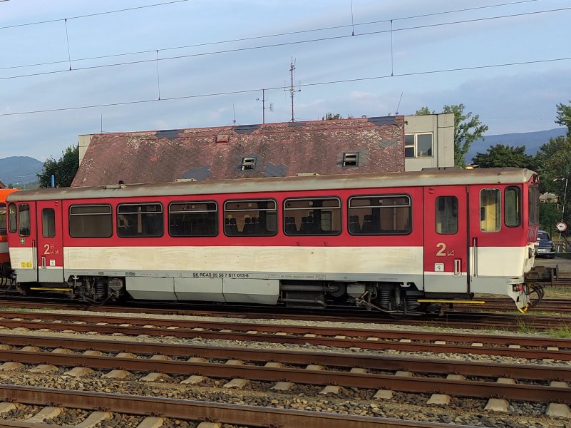 811 013-6