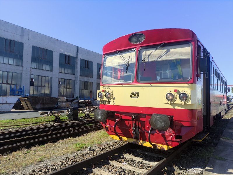 810 640-3