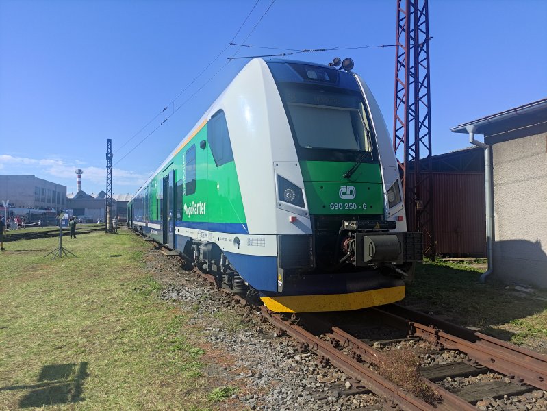 690 250-6