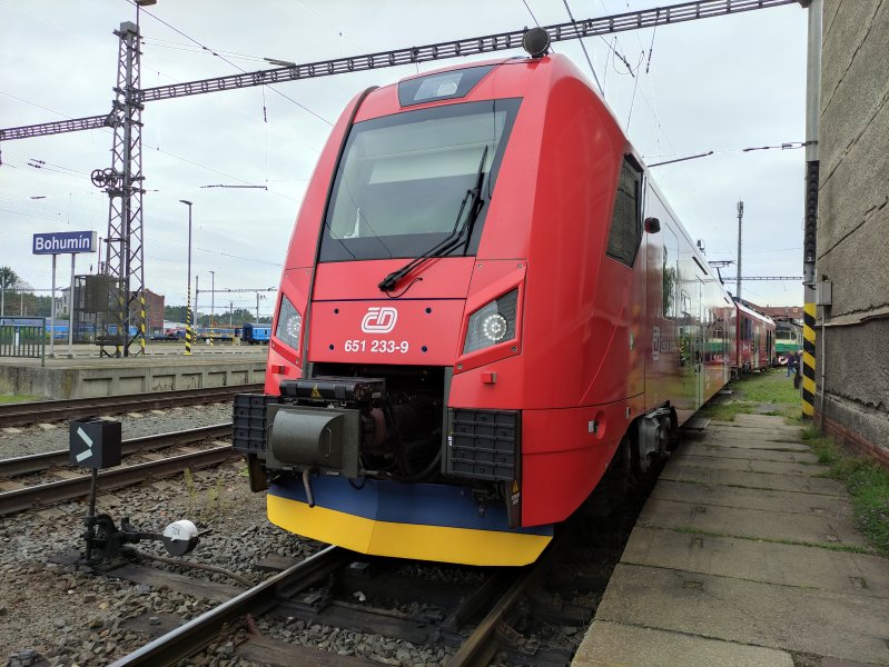651 233-9
