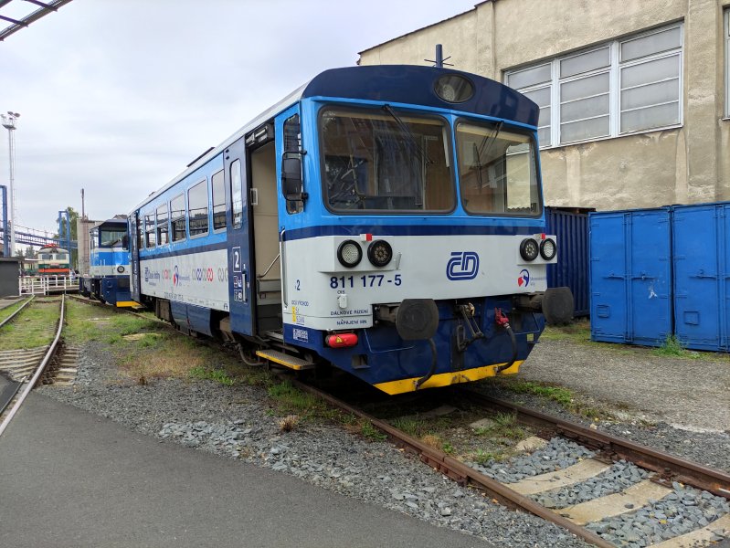 811 177-5