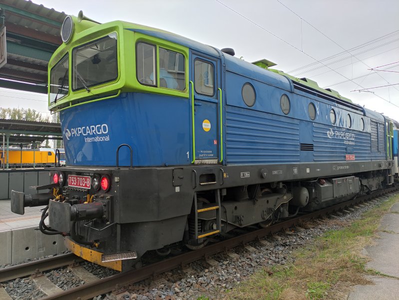 753 703-8