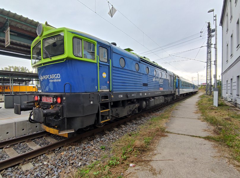753 703-8
