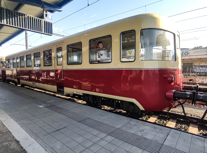 29-29 352-8