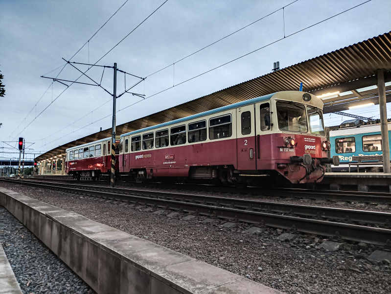 810 405-1
