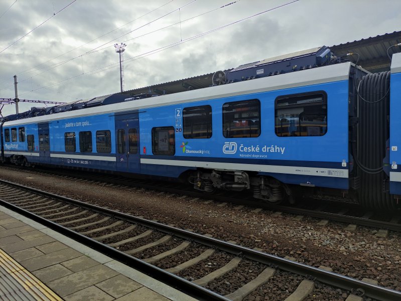 640 228-3