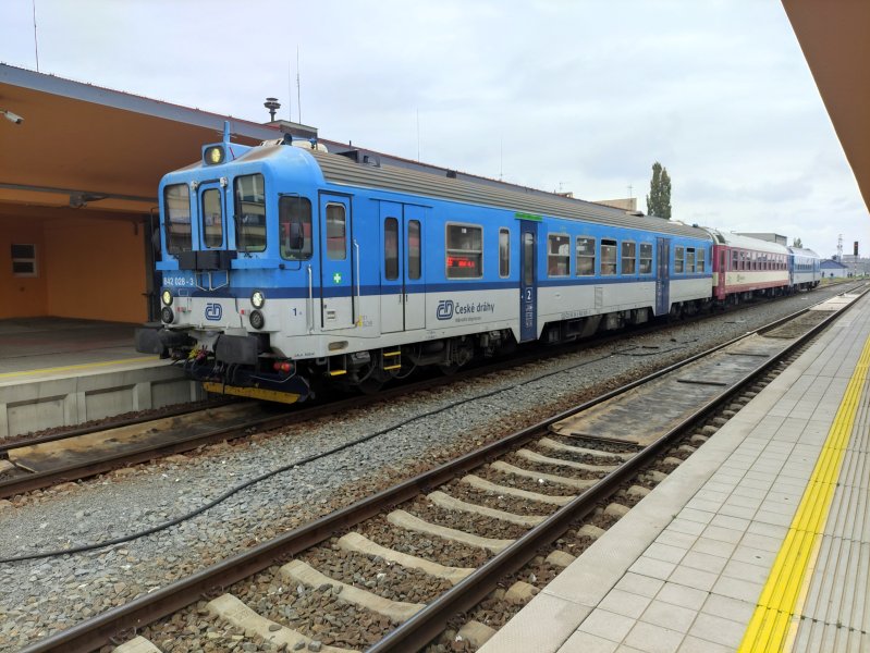 842 028-3