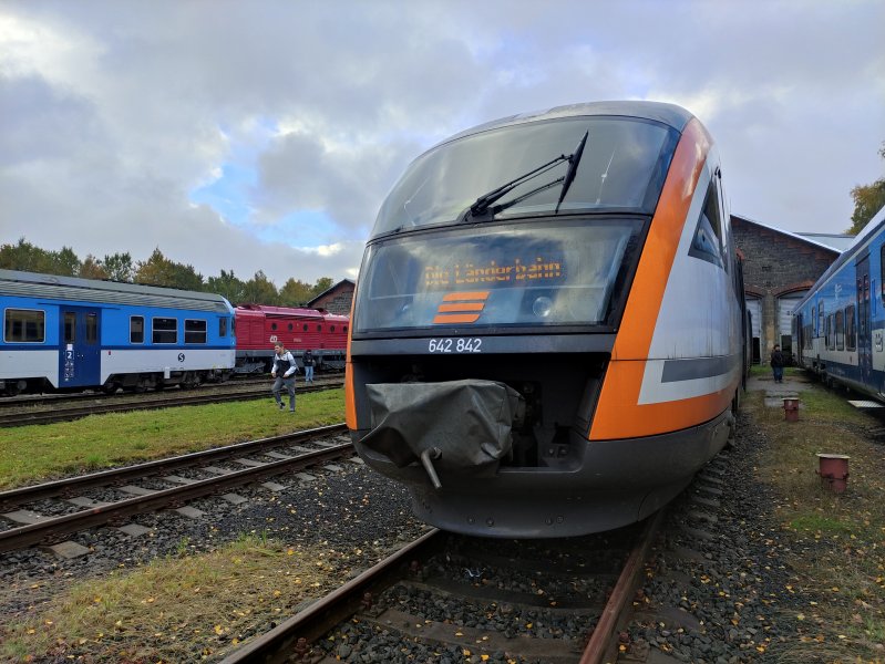 642 842-8