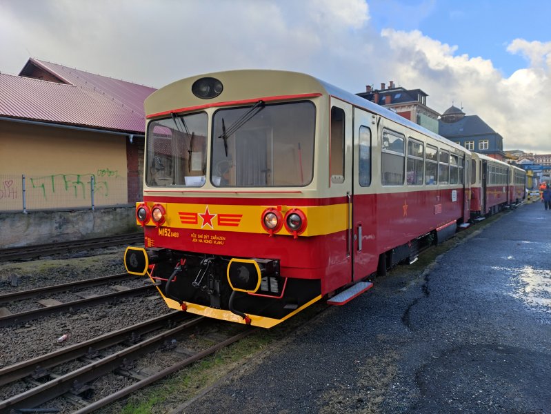810 469-7