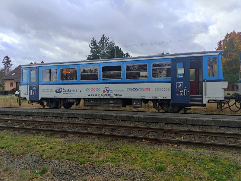 93-29 044-7