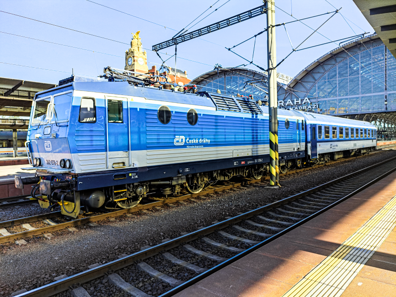 362 076-2