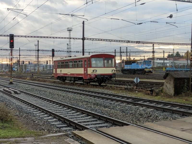 24-29 366-8