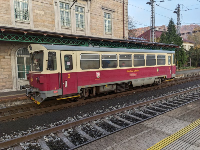 810 060-4