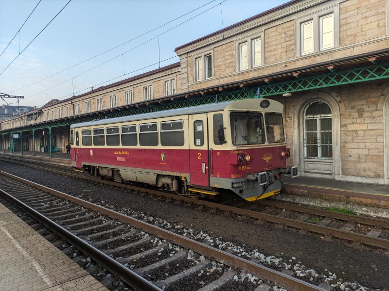 810 060-4