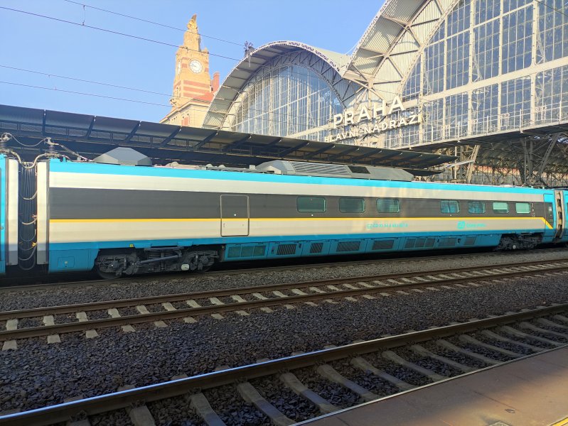 683 007-9