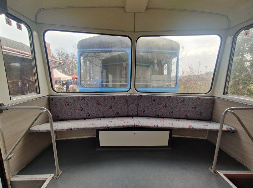 93-29 084-3
