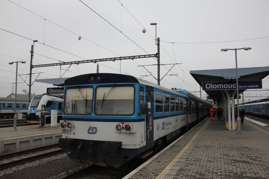 810 572-8