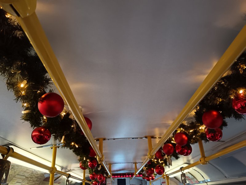 8305+8304