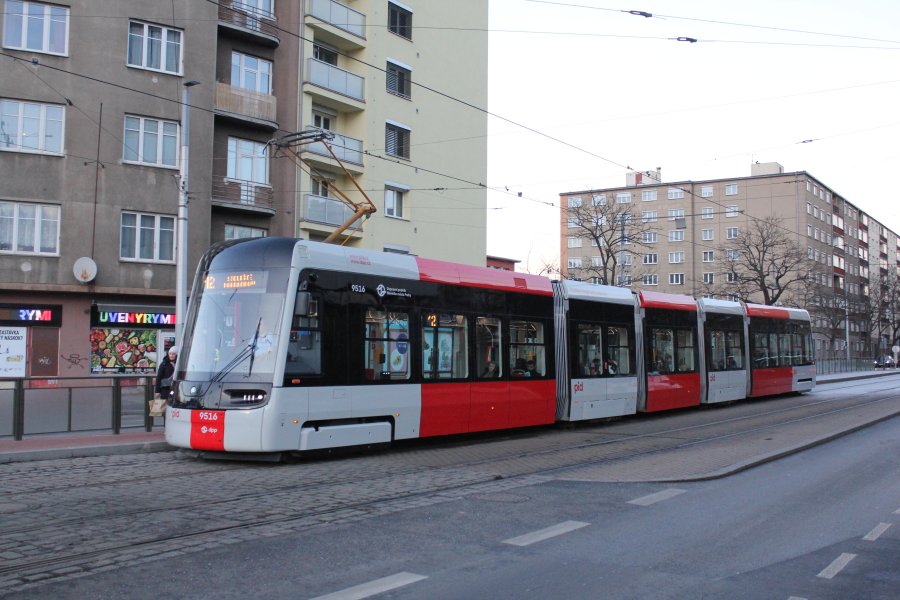 9516