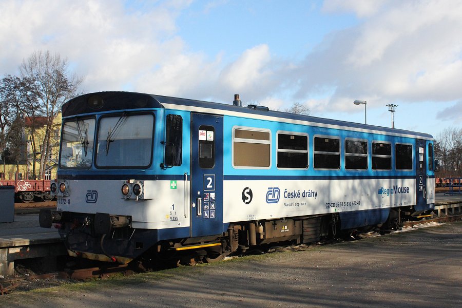810 572-8