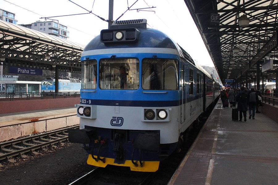 854 023-9