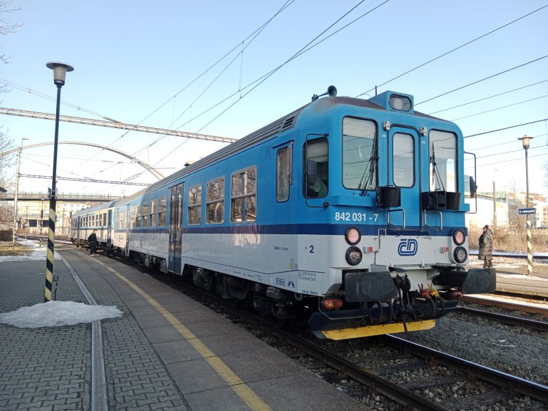 842 031-7