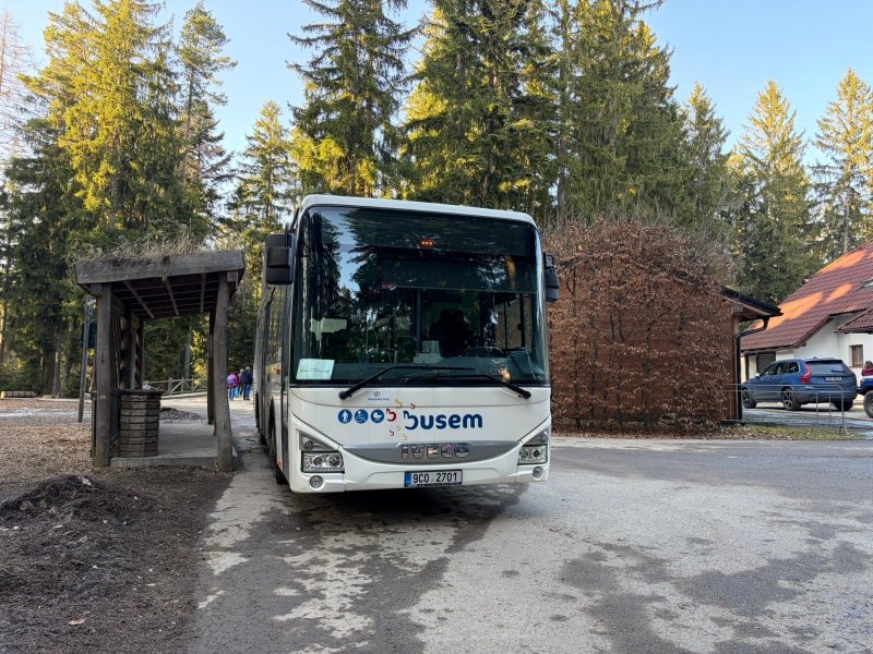neuvedeno
