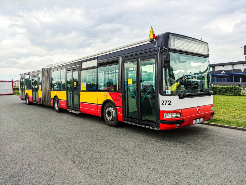 272